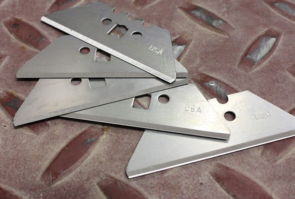 Safe Yet Precise: Navigating Cutting Tasks with Three-Notch Safety Blades (KBS)